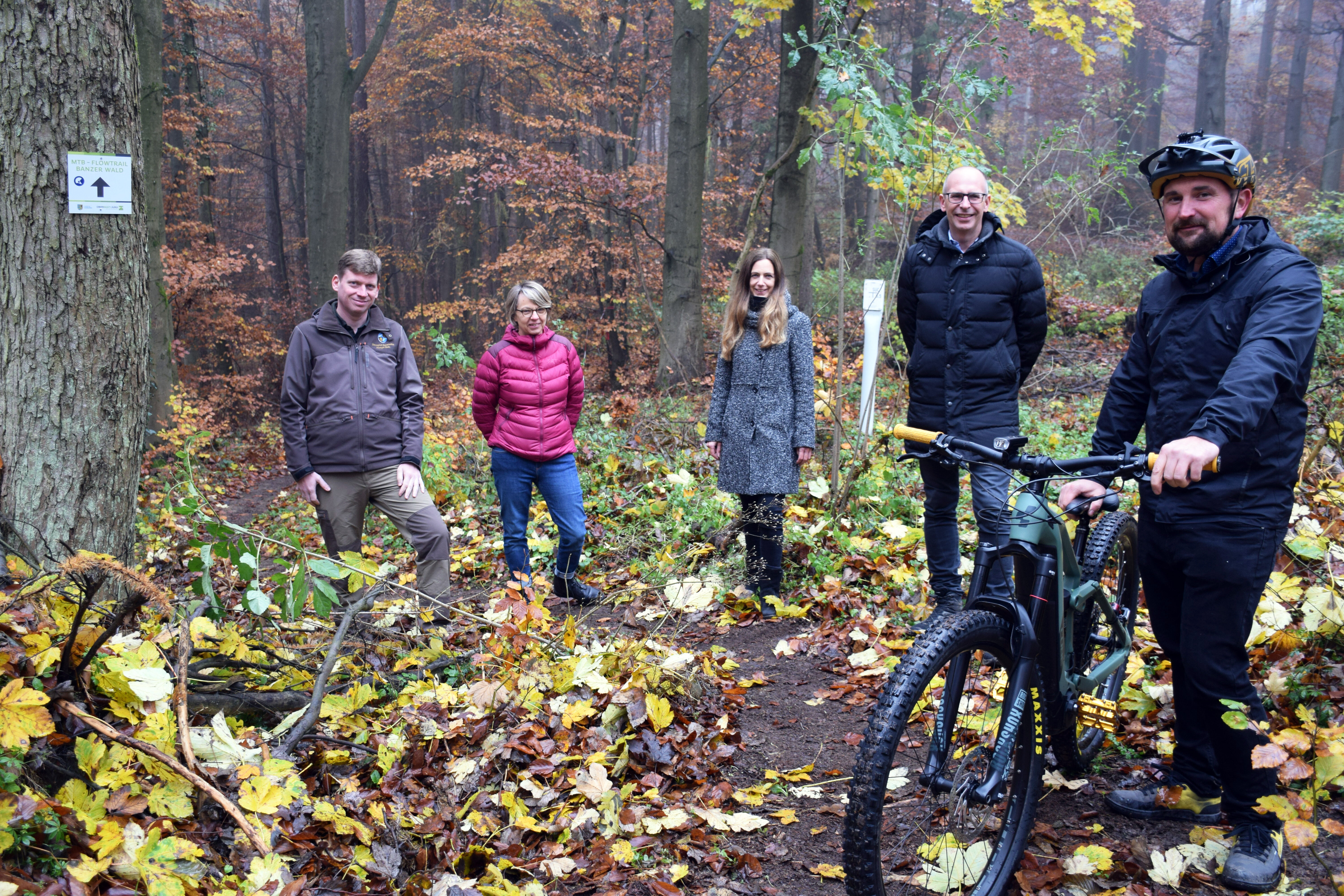 Kürzlich wurde der neue Mountainbike-Trail im Banzer Wald freigegeben. Foto: Heidi Bauer/Landratsamt Lichtenfels