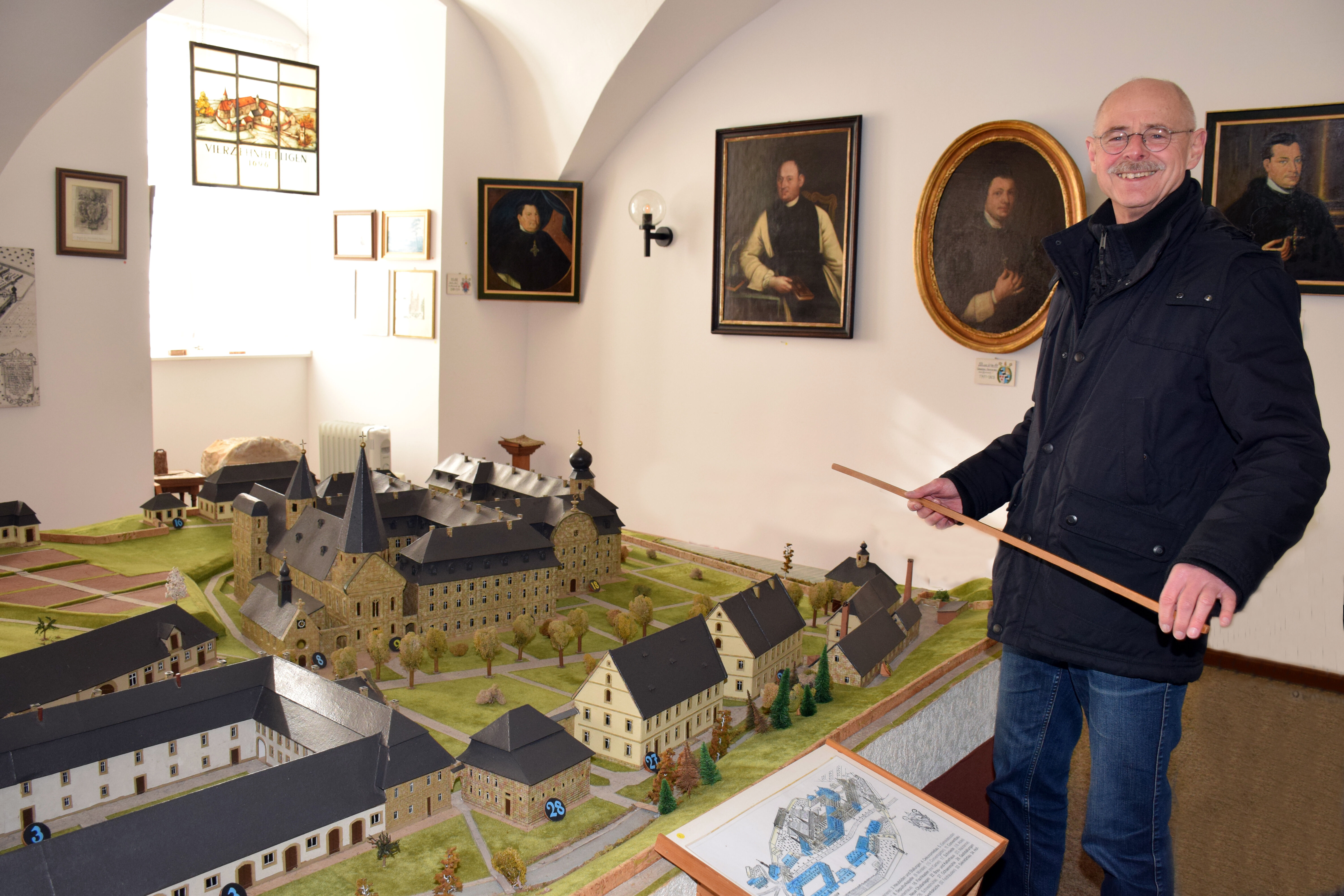 Das Modell im Heimatmuseum gibt einen guten Überblick über die Dimension des Klosters Langheim. Foto: Heidi Bauer (2)