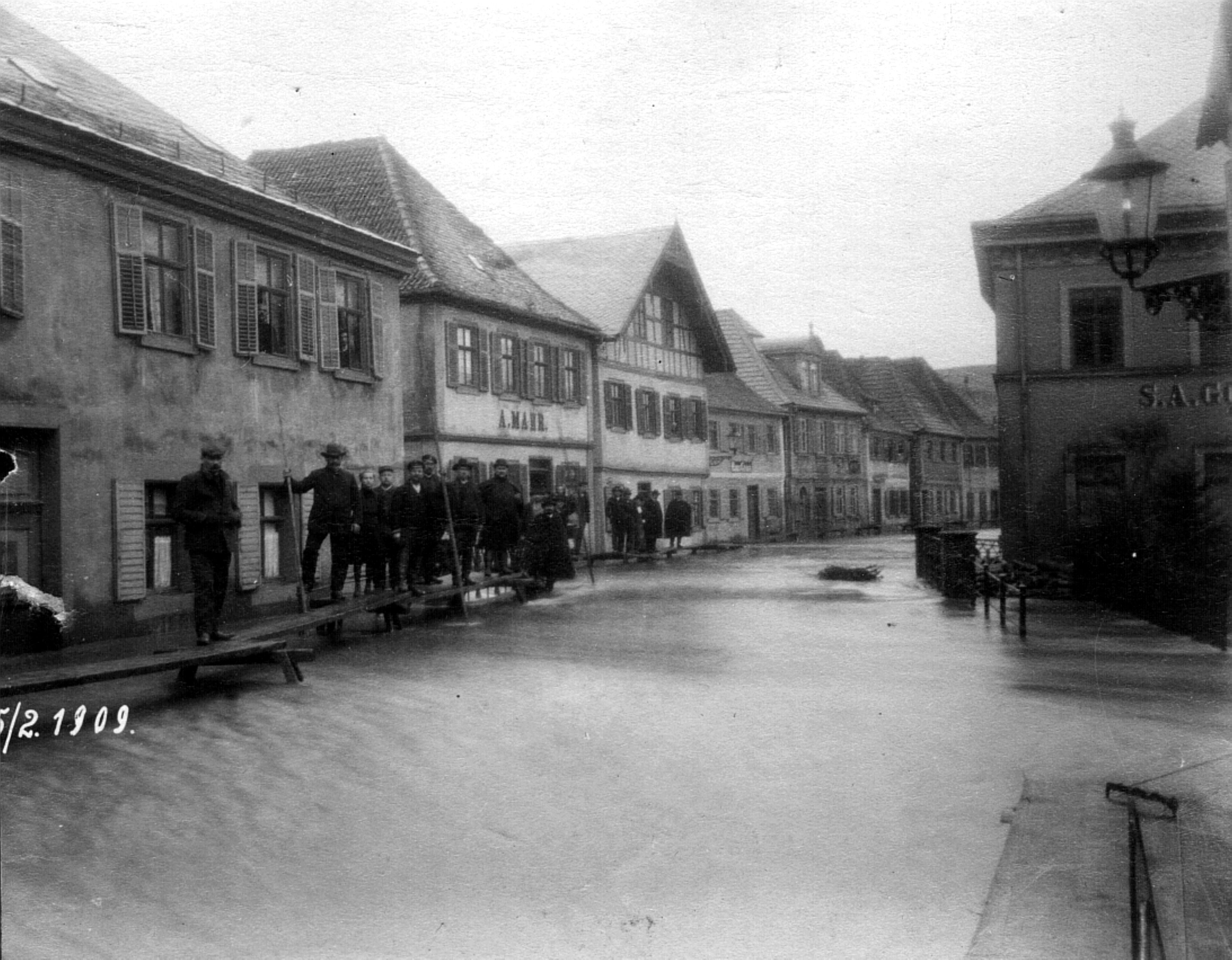 Hochwasser in der Coburger Straße 1909. Repro Prof. Dr. Günter Dippold